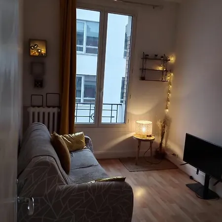 Apartment Parisian Vibes A *